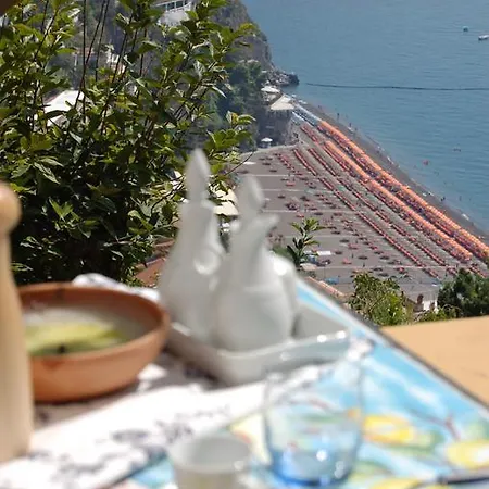 Casa Hellen Center *