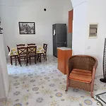 Casa Hellen Center بيت للعطل بوسيتانو