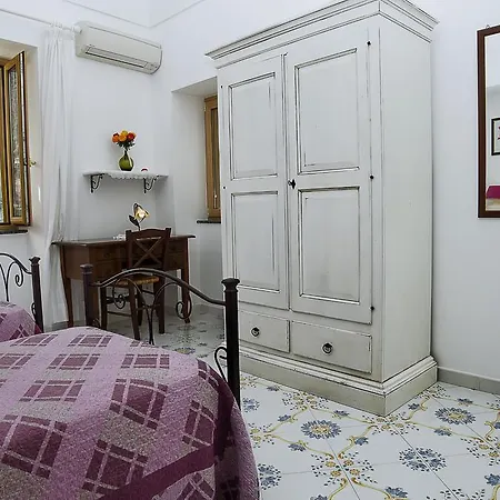 Casa Hellen Center *